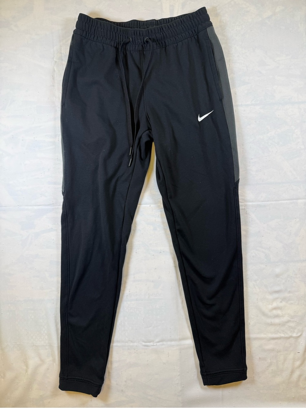 Nike Therma-Fit Black Men's Athletic Joggers with Grey Side Panels and Zipper